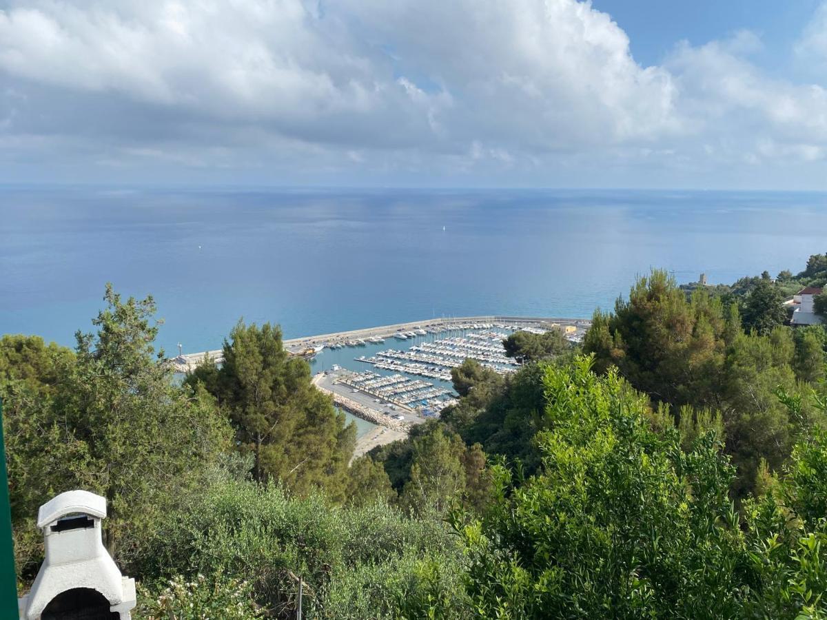 “Da Senso” Relax Nel Verde Vista Mare 菲纳莱利古雷 外观 照片